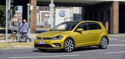 New 2017 Volkswagen Golf Hatchback